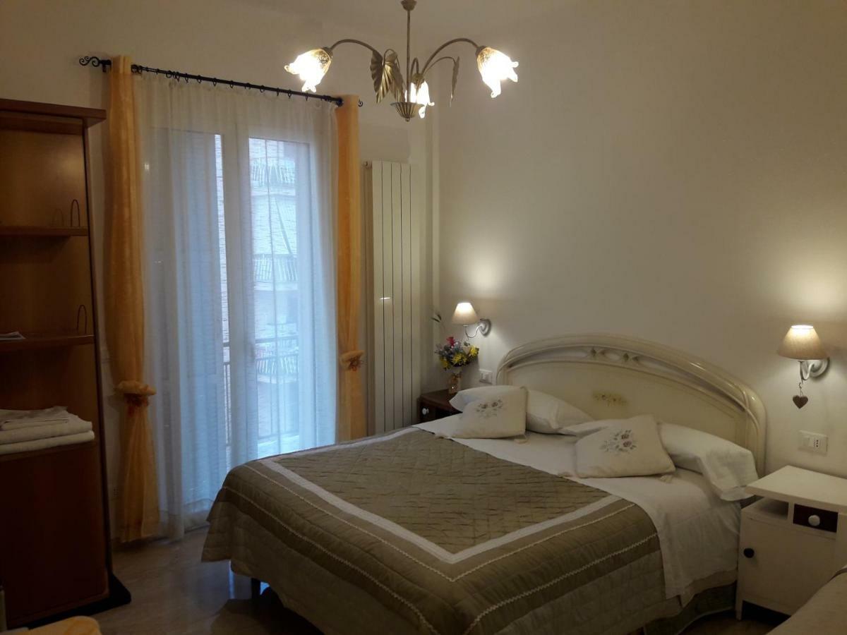 Affittacamere Sorrento Βεντιμίλια Εξωτερικό φωτογραφία